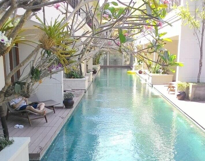 בית מלון כפרי Seminyak Lagoon All Suites