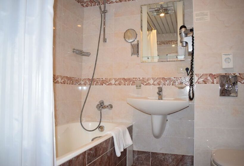 בית מלון כפרי Sochi Magnolia