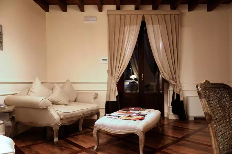 هتل Villa Calandrino