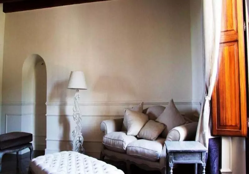 هتل Villa Calandrino