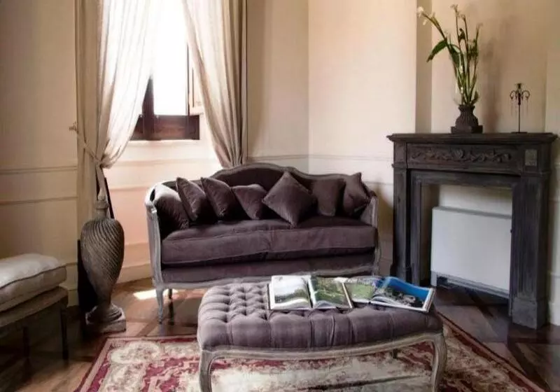 هتل Villa Calandrino