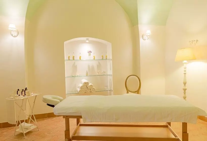 هتل Villa Calandrino