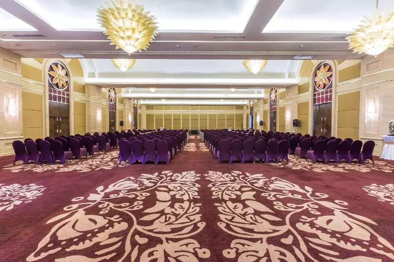 בית מלון כפרי Wyndham Surabaya