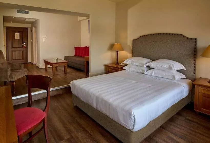 酒店 Xenia Palace Portaria