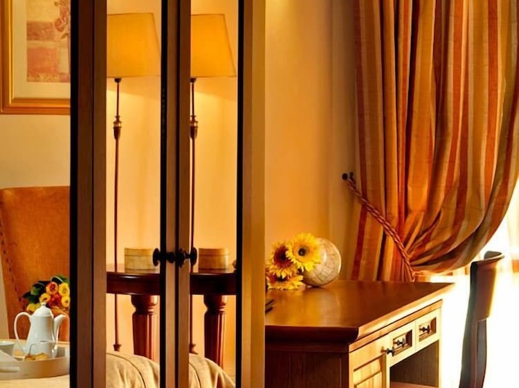 酒店 Xenia Palace Portaria