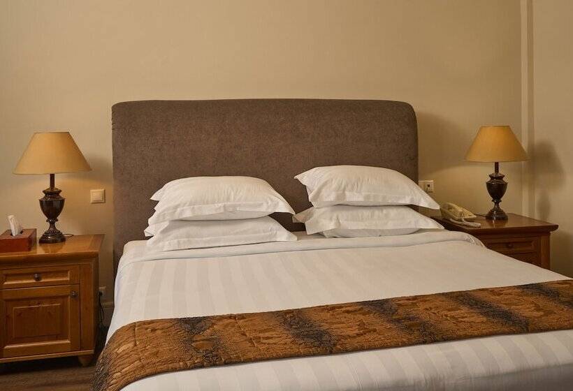 酒店 Xenia Palace Portaria