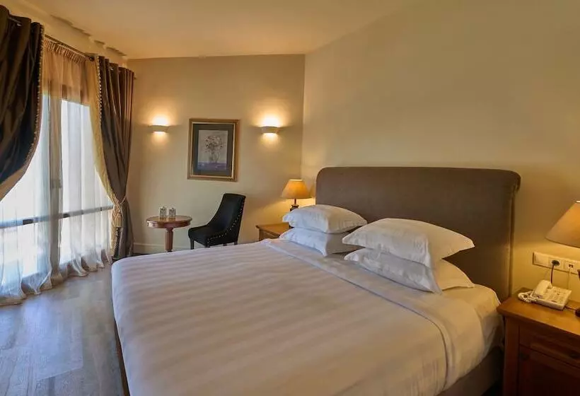 酒店 Xenia Palace Portaria