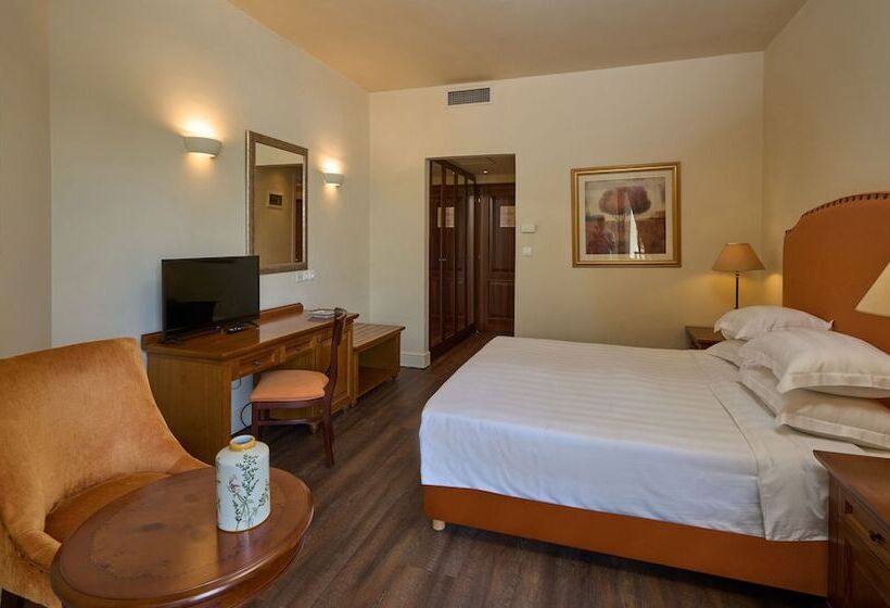 酒店 Xenia Palace Portaria