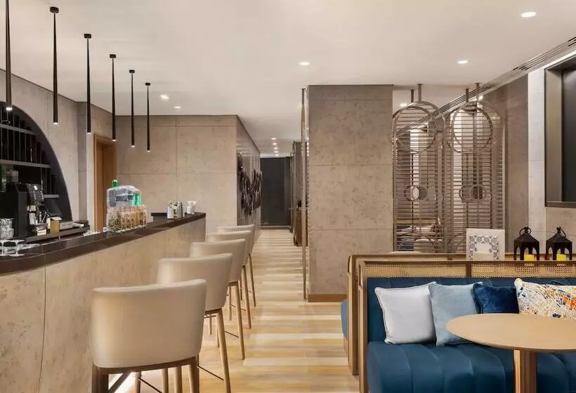 ホテル Mercure Dubai Gold District