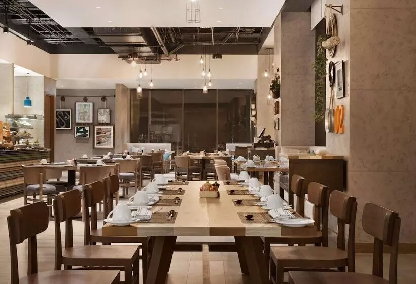 ホテル Mercure Dubai Gold District