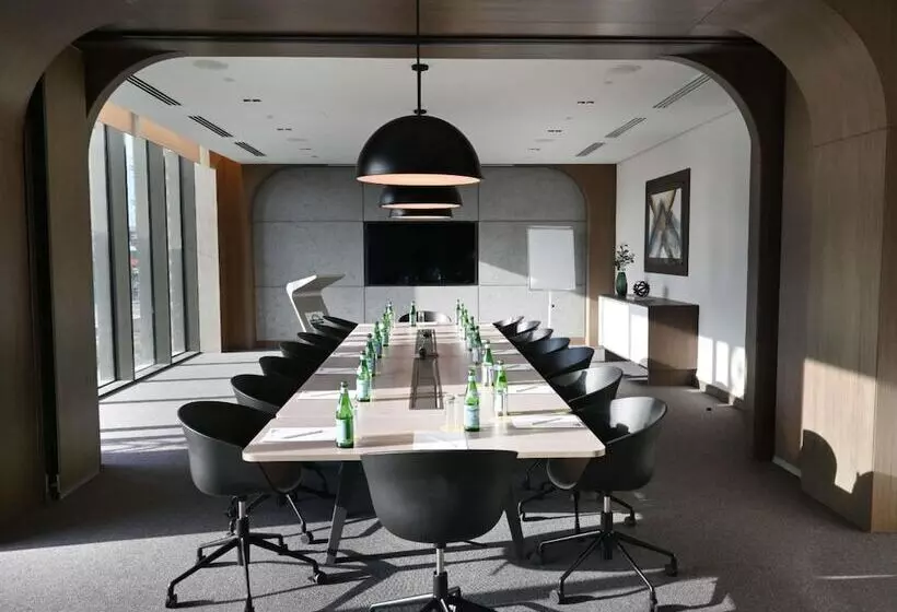ホテル Mercure Dubai Gold District