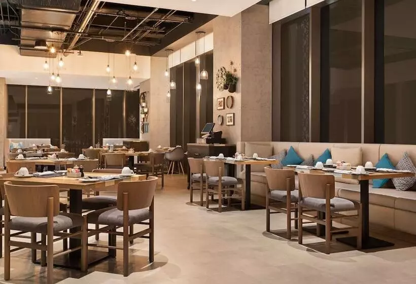 ホテル Mercure Dubai Gold District