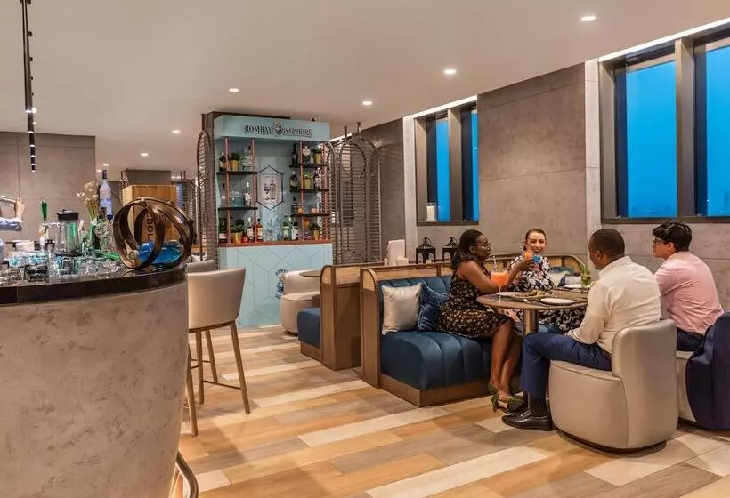 ホテル Mercure Dubai Gold District