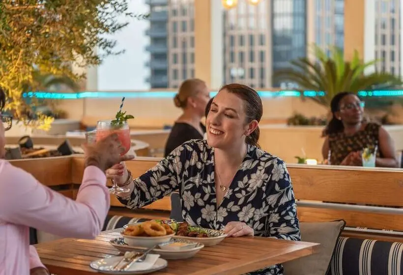 ホテル Mercure Dubai Gold District