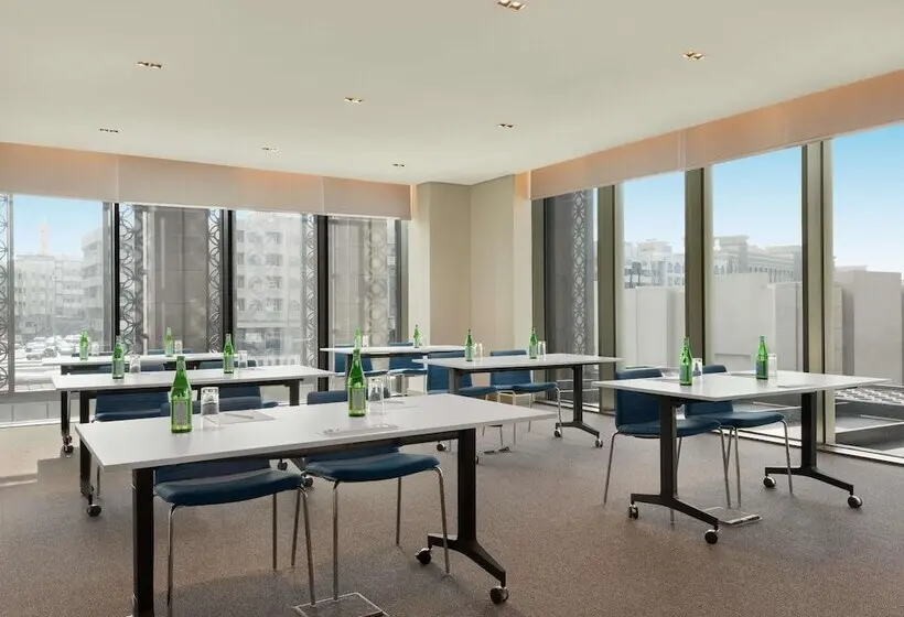 ホテル Mercure Dubai Gold District