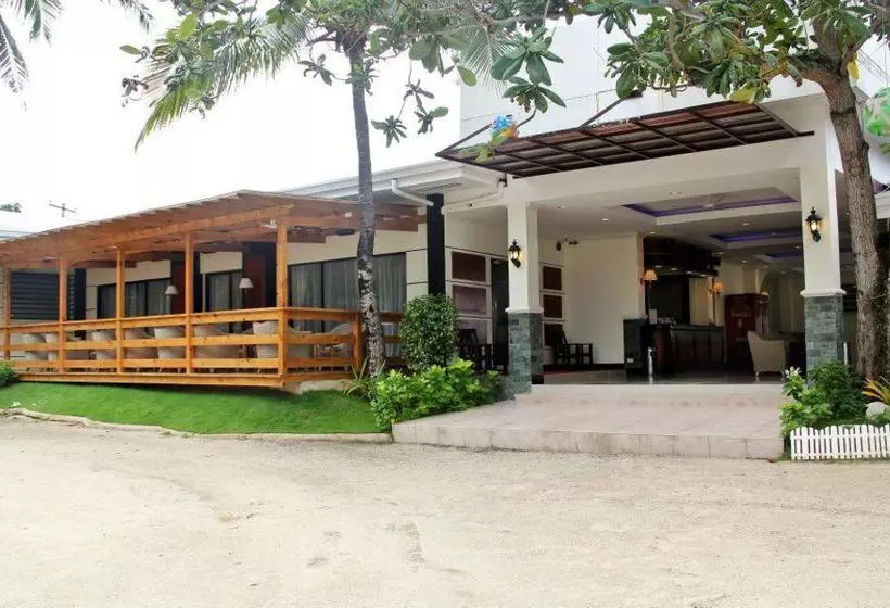 Hotel Bluefins Resort