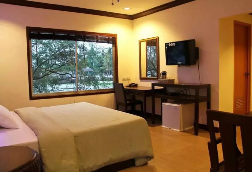 Hotel Bluefins Resort