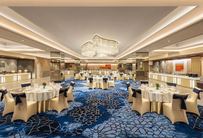 בית מלון כפרי Courtyard By Marriott Bhopal