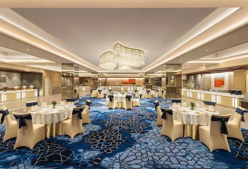 בית מלון כפרי Courtyard By Marriott Bhopal