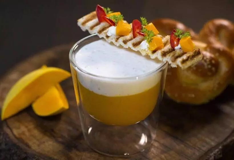 בית מלון כפרי Courtyard By Marriott Bhopal