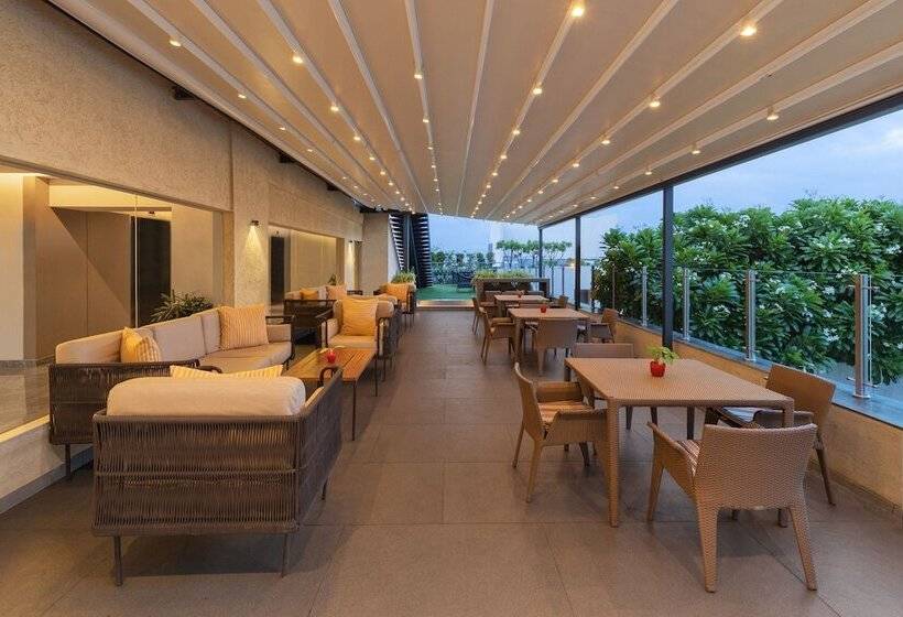 בית מלון כפרי Courtyard By Marriott Bhopal