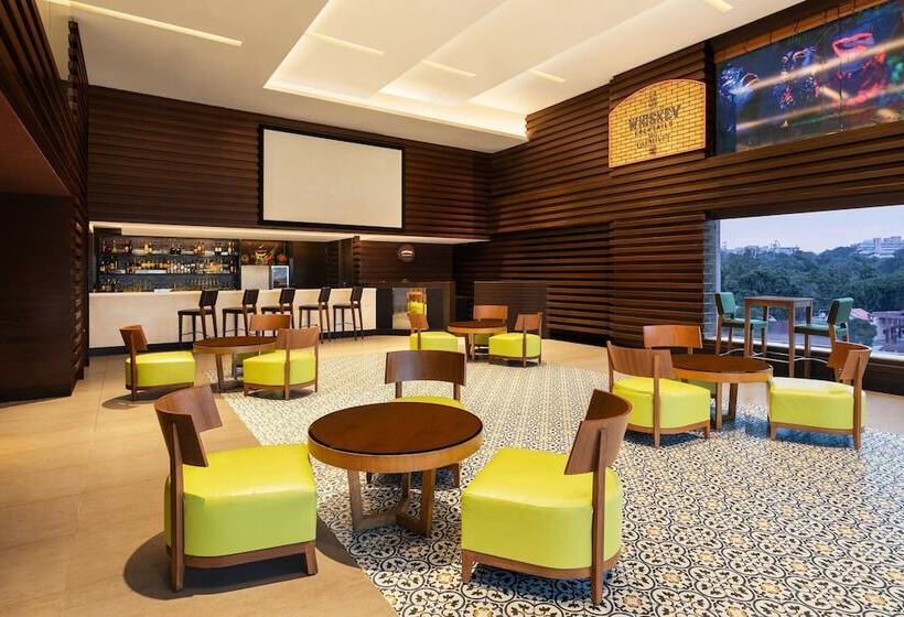 בית מלון כפרי Courtyard By Marriott Bhopal