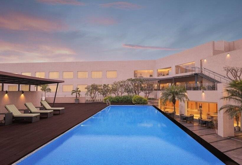 בית מלון כפרי Courtyard By Marriott Bhopal