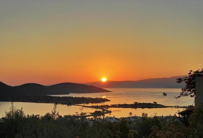 酒店 Elounda Heights