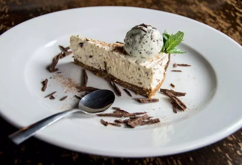 Отель Guy Fawkes Inn