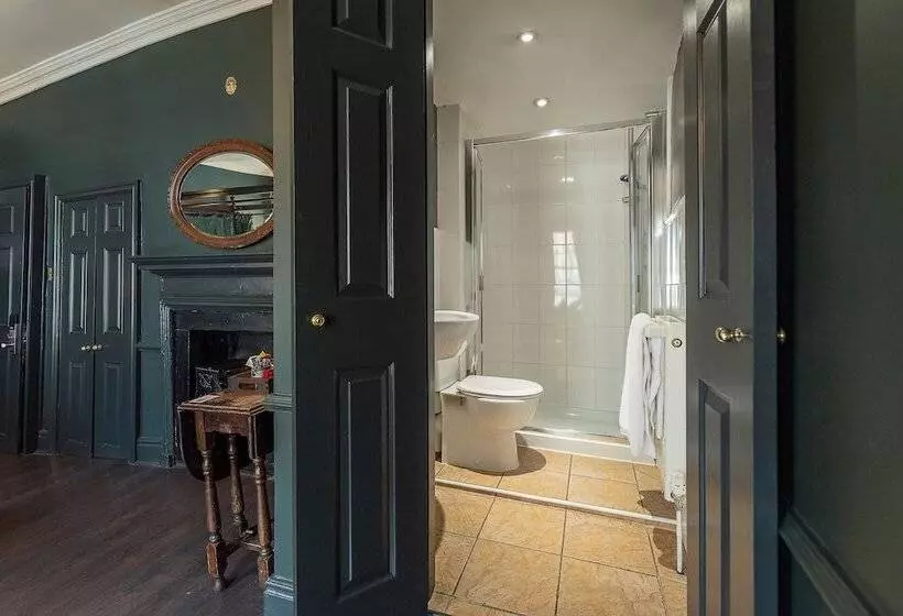 Отель Guy Fawkes Inn