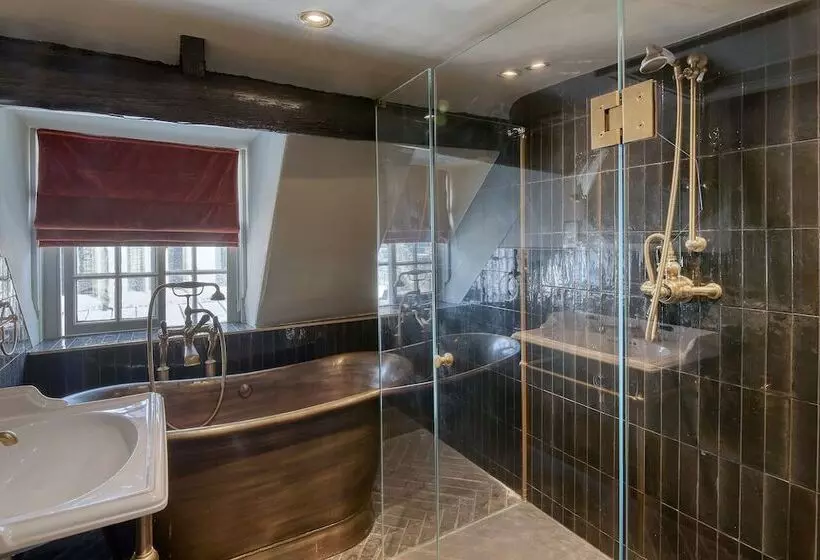 Отель Guy Fawkes Inn