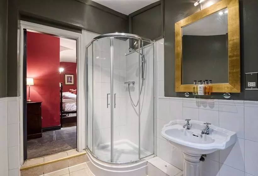 Отель Guy Fawkes Inn