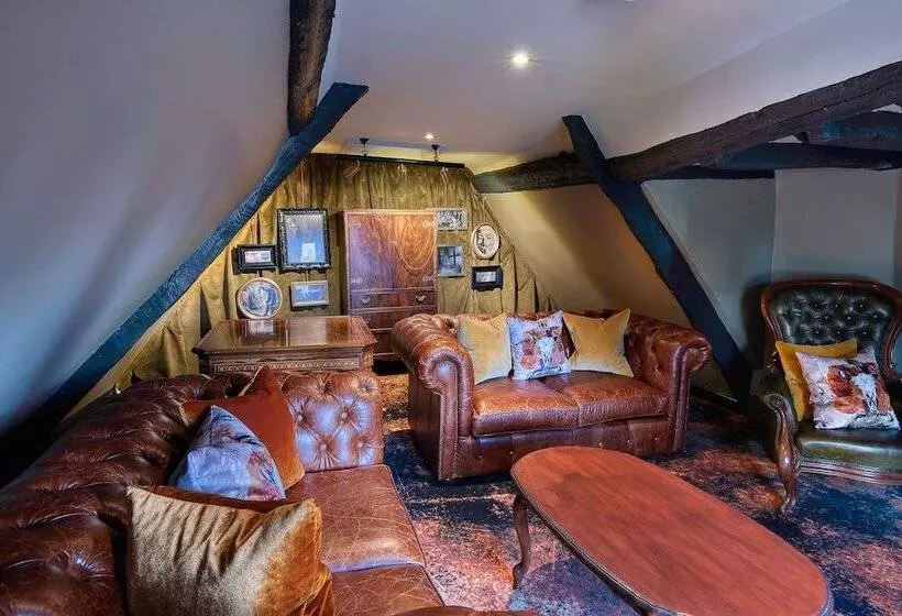 Отель Guy Fawkes Inn