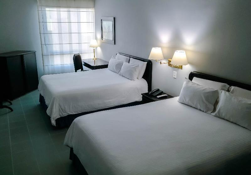 هتل Internacional La Triada