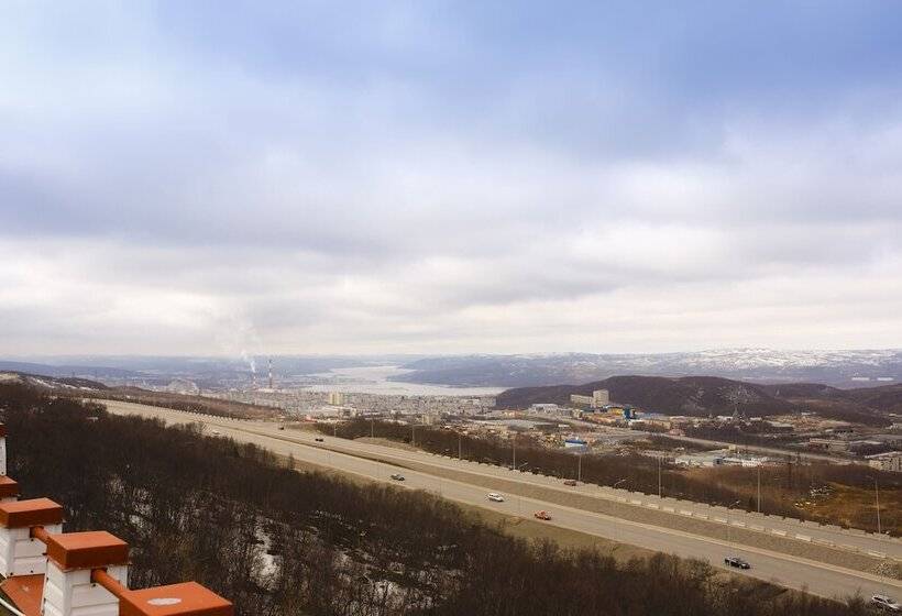 هتل Ogni Murmanska