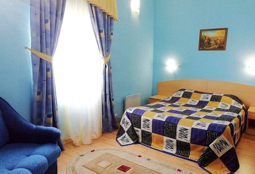 هتل Ogni Murmanska