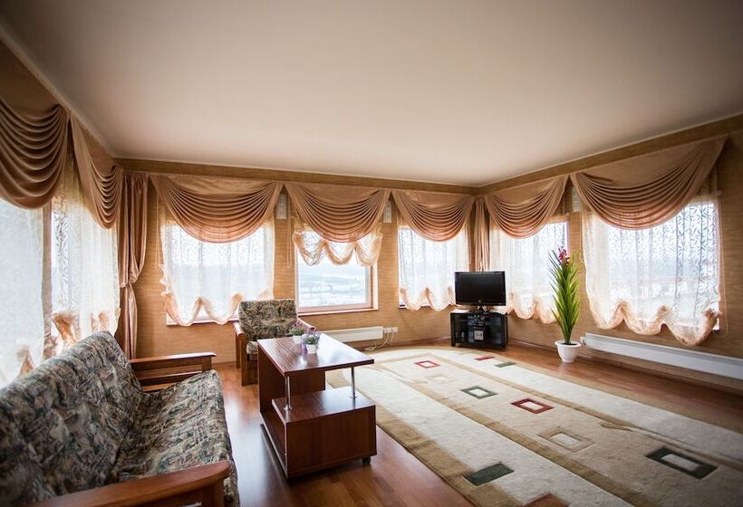 هتل Ogni Murmanska