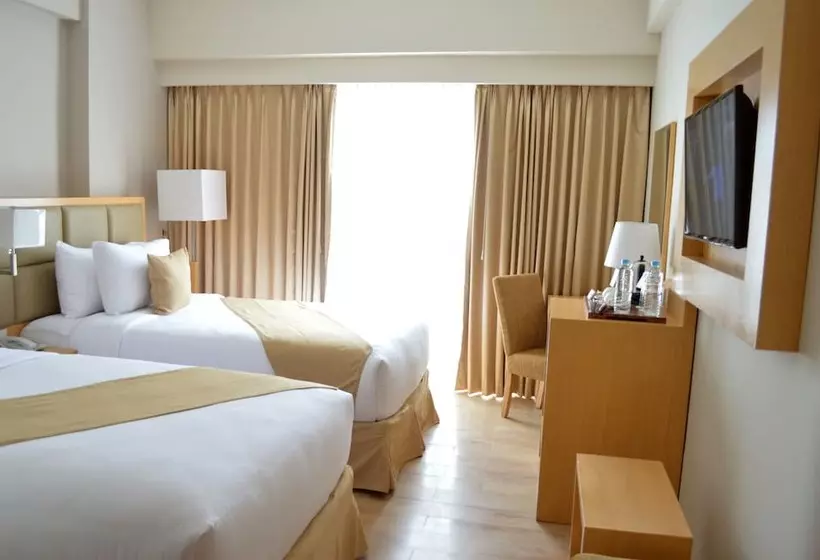 בית מלון כפרי Horison Ultima Semarang