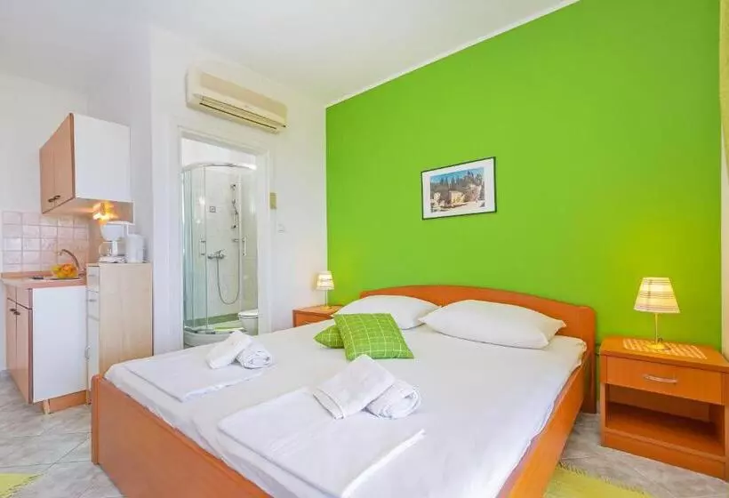 בית מלון כפרי Sunny House Free Parking