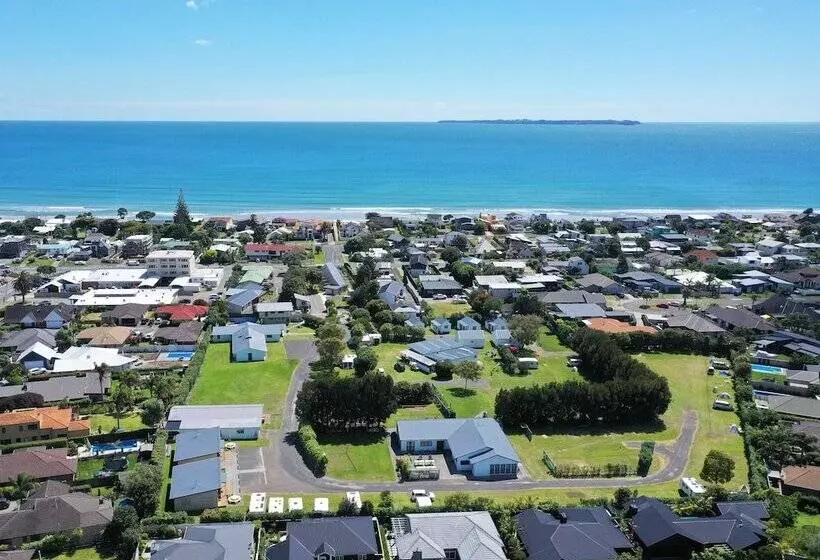 هتل Pacific Park Christian Holiday Camp