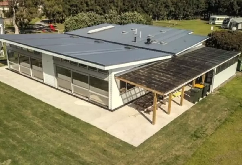 هتل Pacific Park Christian Holiday Camp