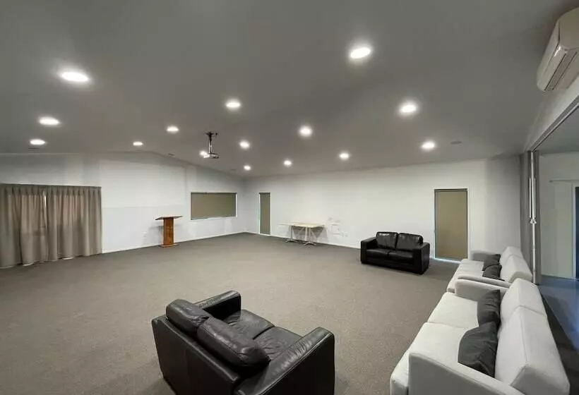 هتل Pacific Park Christian Holiday Camp