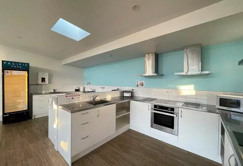 هتل Pacific Park Christian Holiday Camp