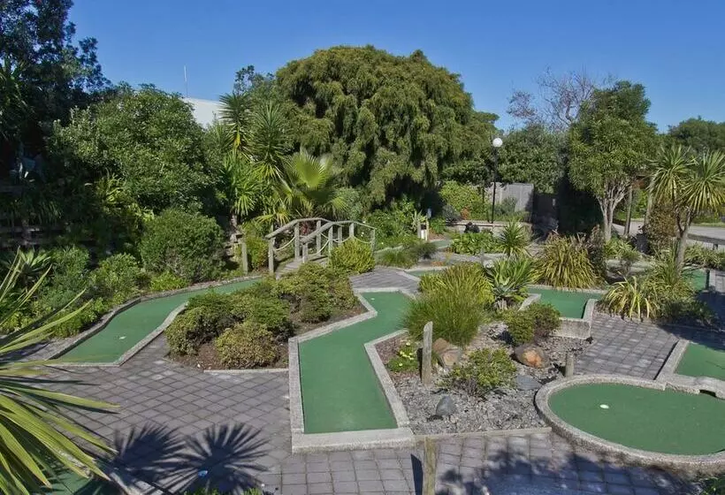 هتل Pacific Park Christian Holiday Camp