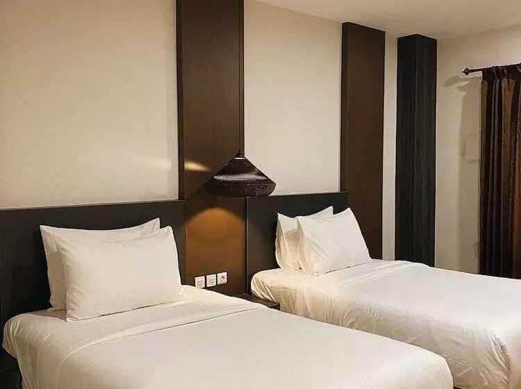 Hotelli Paradise By Calia Tarakan