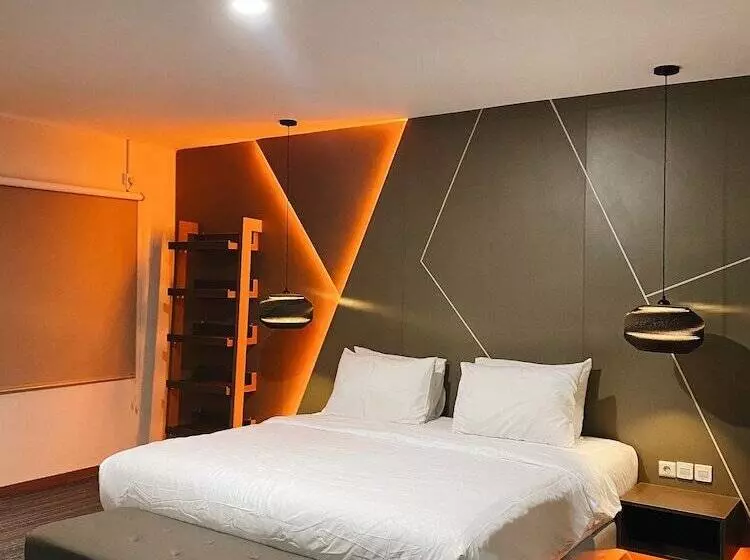 Hotelli Paradise By Calia Tarakan