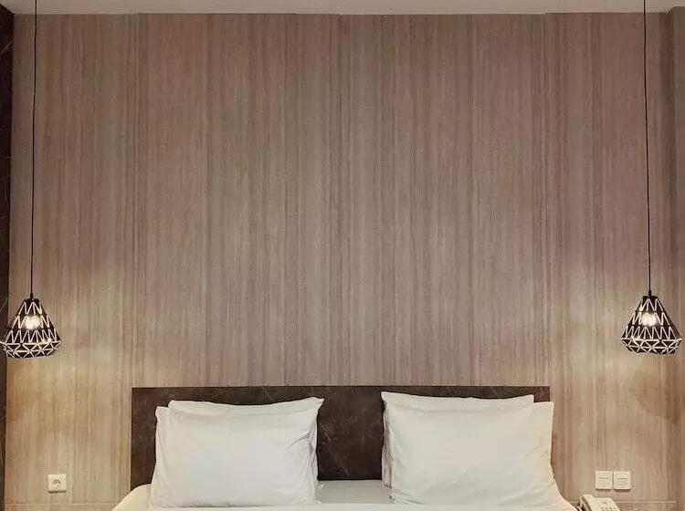 Hotelli Paradise By Calia Tarakan