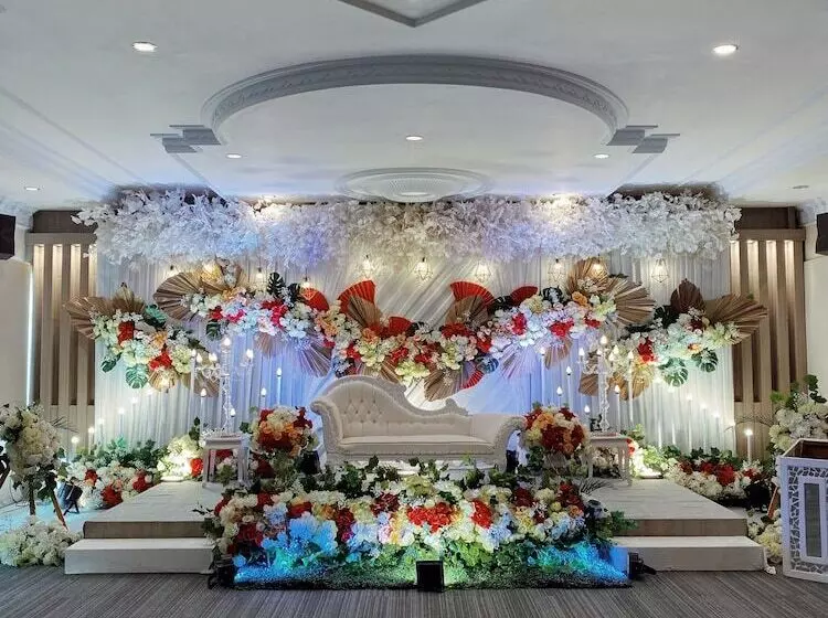 Hotelli Paradise By Calia Tarakan