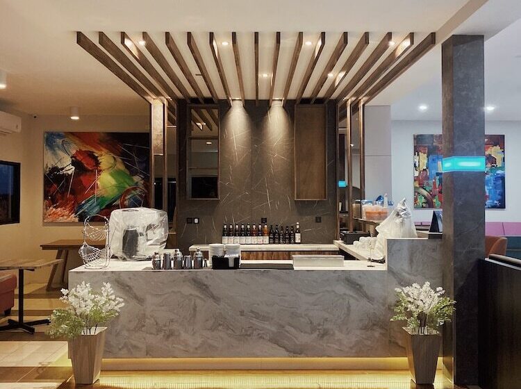 בית מלון כפרי Paradise By Calia Tarakan