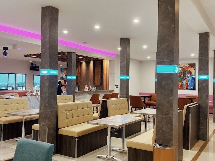 בית מלון כפרי Paradise By Calia Tarakan